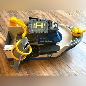 Matchbox 57 Mission Marine Rescue Shark Ship Toy/ Water Toy